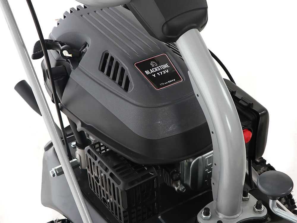 balayeuse-thermique-blackstone-gs100v-c-largeur-de-travail-100-cm-avec-bac-de-ramassage-moteur-blackstone-y173v-ohv--16606_14_1557492768_IMG_2715