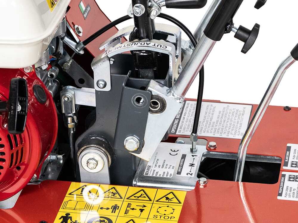 benassi-l300-dplaqueuse-de-gazon-tracte-honda-gx160-5-5-cv-commandes-poignes-et-caractristiques--63565_13_1752224484_IMG_6870d2e45dcb9