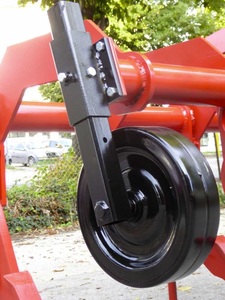 dcompacteur-agricole-srie-lourde-200-5-dents-roues-en-acier-caractristiques-principales--11567_9_1508945460_P1640100