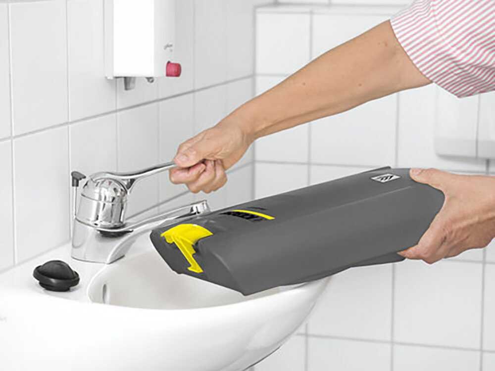 karcher-pro-br-30-4-c-autolaveuse-3-en-1-lave-sche-et-aspire-820-w-laveuse-de-sol-br-30-4-c--17949_0_1567759161_1783213_det_02502x502