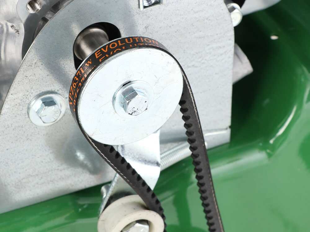 marina-systems-picky-b-balayeuse-thermique-moteur-b-s-xr750-sac-de-rcolte-et-brosse--62434_4_1749550048_IMG_684803e051b42