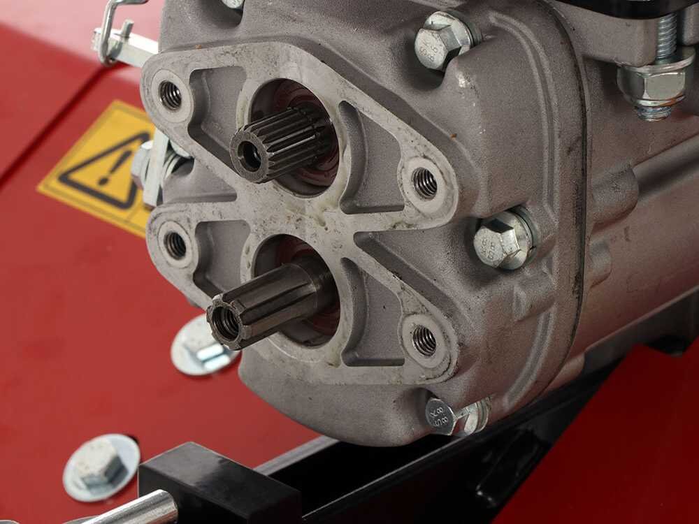 benassi-bl106h-motobineuse-essence-6-5-cv-moteur-honda-gx200-deux-prises-de-force--34169_8_1650537341_IMG_6261337d4b413