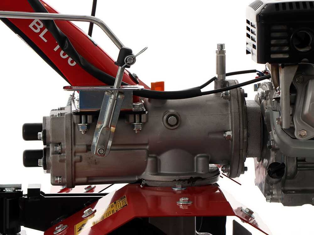 benassi-bl106h-motobineuse-essence-6-5-cv-moteur-honda-gx200-deux-prises-de-force--34169_8_1650545330_IMG_626152b2cfdf0