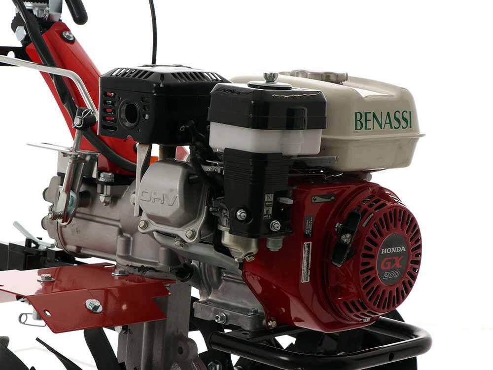 benassi-bl106h-motobineuse-essence-6-5-cv-moteur-honda-gx200-deux-prises-de-force--34169_8_1650545330_IMG_626152b2d0604