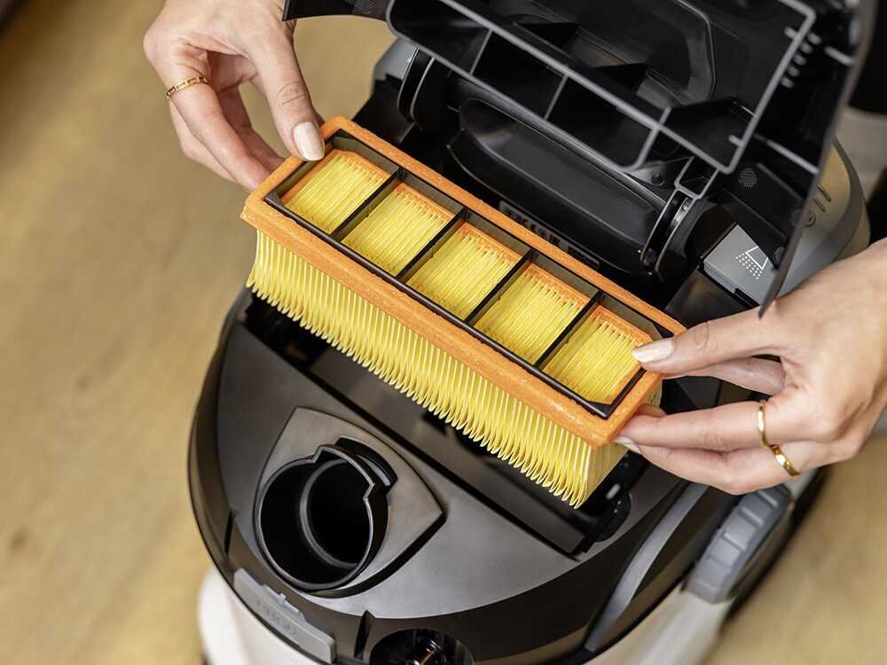 karcher-se-6-signature-line-nettoyeur-de-moquettes-aspirateur-liquides-bidon-d-eau-propre-sale-4-l-1000-w-caractristiques-techniques-et-moteur--64499_1_1754037390_IMG_688c7c8eb5d70