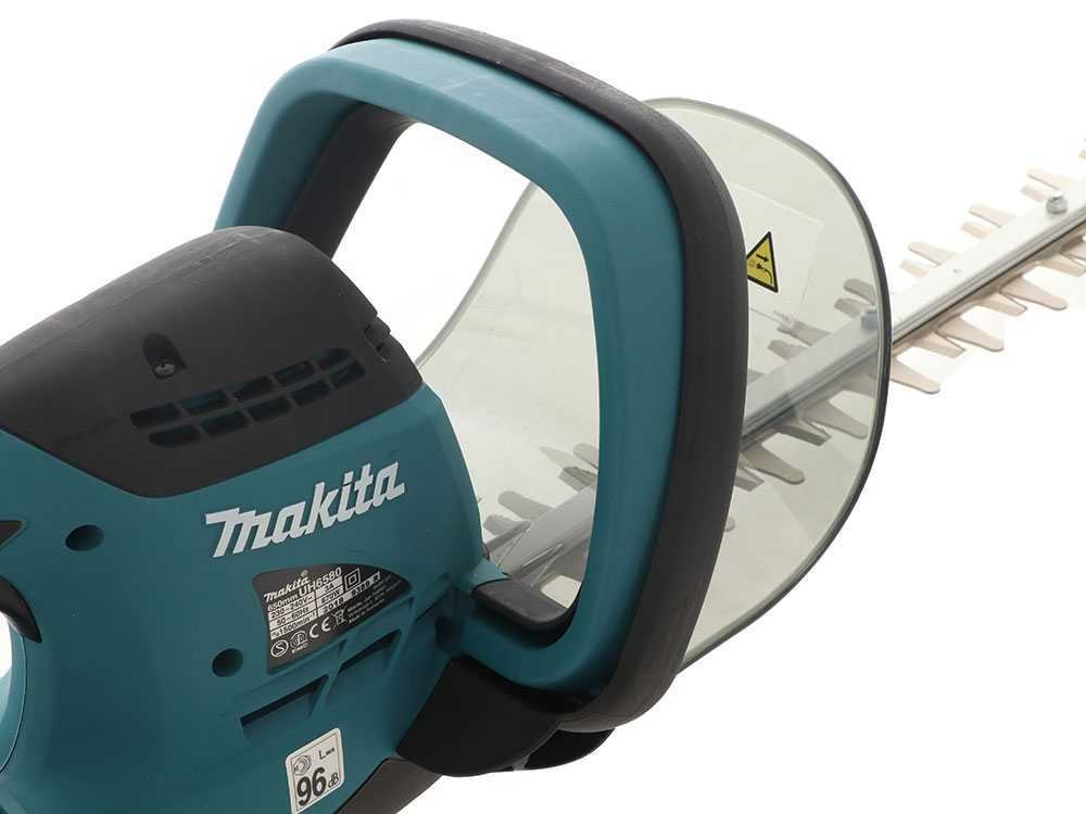makita-uh7580-taille-haie-lectrique-avec-lamier-de-75-cm-670w-lamier-de-75-cm-et-prise-en-main--17320_2_1561989117_17311_2_1561986659_IMG_9874