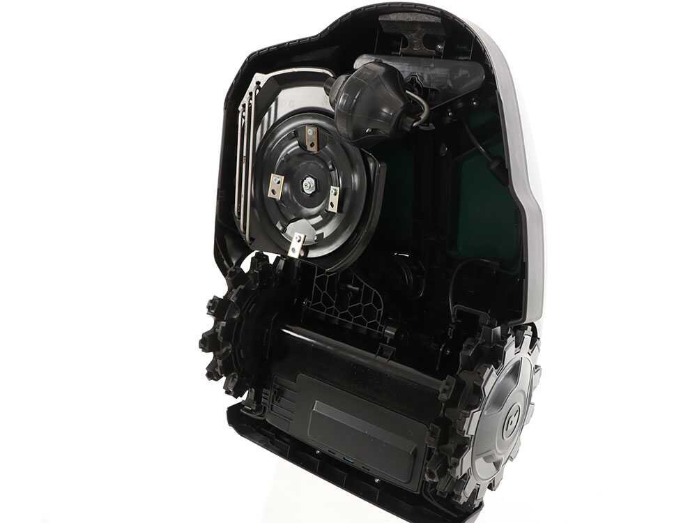 robomow-rks-1500-robot-tondeuse-avec-perimetre-avec-batterie-au-lithium-18-5v-4-9ah-systeme-de-coupe--48285_4_1712560925_IMG_66139b1dd702c