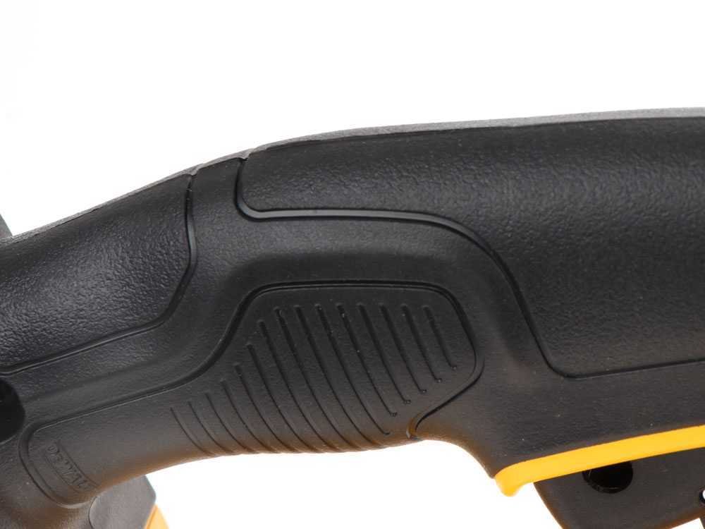 taille-haies-lectrique-batterie-dewalt-dcmht563n-xj-batterie-et-chargeur-non-inclus-taille-haie-batterie-dewalt-dcmht563n-xj-batterie-et-chargeur-non-inclus--28917_1_1620395309_IMG_6095452dd1b41